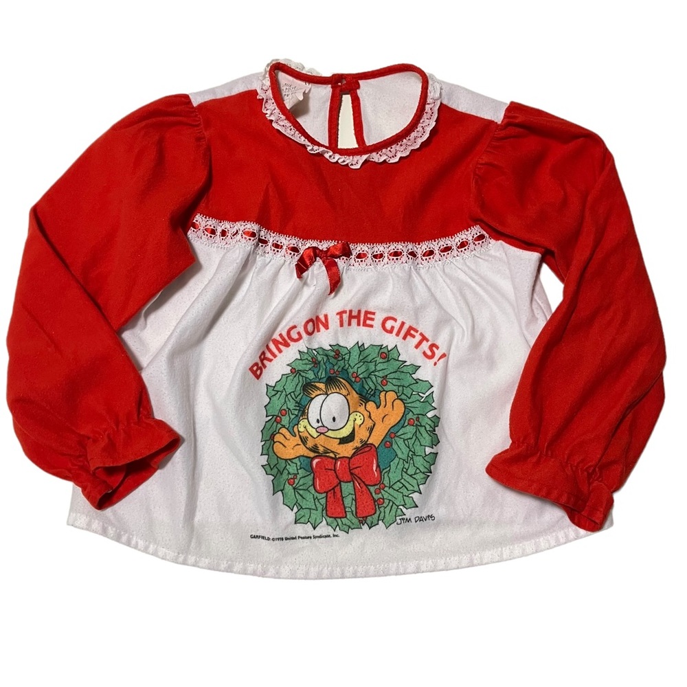 Vintage Garfield Christmas Holiday "Bring On The Gifts" Pajama Top